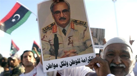 مؤيد للجيش الليبي بقيادة المشير خليفة حفتر (أرشيف)