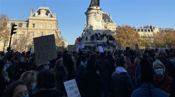 متظاهرون ضد القانون الأمني في فرنسا (تويتر)