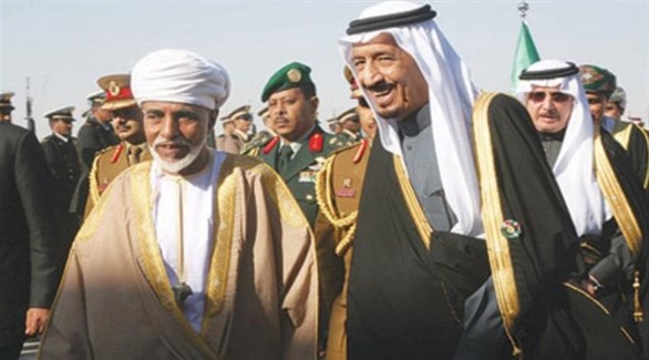 العاهل السعودي الملك سلمان وسلطان عمان الراحل قابوس بن سعيد (أرشيف) 
