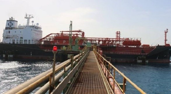 ناقلة في ميناء الزويتينة النفطي بشرق ليبيا (أرشيف)