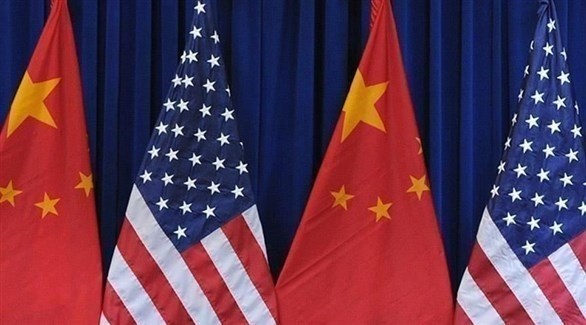 العلم الأمريكي والعلم الصيني (أرشيف)