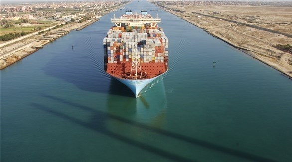 سفينة شحن تعبر قناة السويس المصرية (أرشيف)