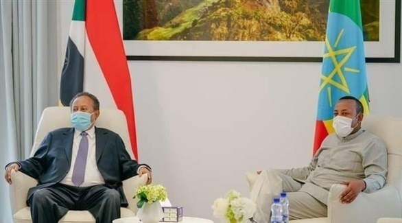  رئيسا وزراء السودان عبد الله حمدوك وإثيوبيا آبي أحمد خلال لقاء سابق (أرشيف)