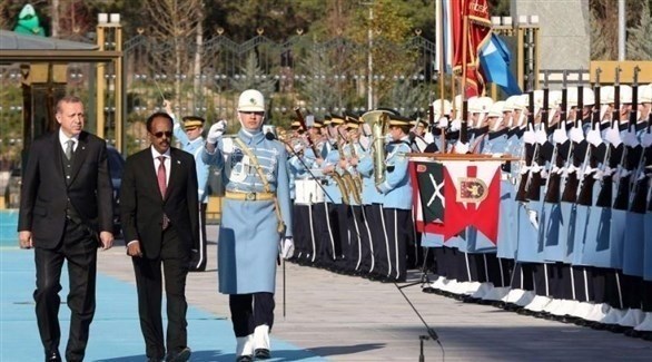 الرئيسان التركي رجب طيب أردوغان والصومالي محمد عبد الله فرماجو (أرشيف)