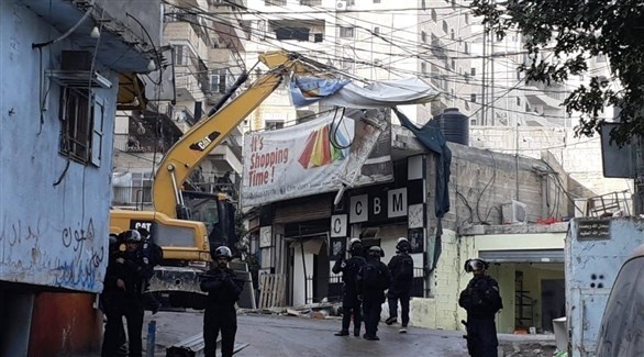 جرافات الاحتلال تهدم محلاً تجارياً وسط القدس المحتلة (أرشيف)