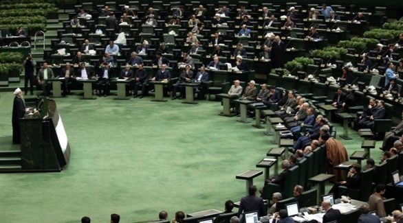 الرئيس الإيراني حسن روحاني متحدثاً أمام مجلس الشورى (أرشيف)