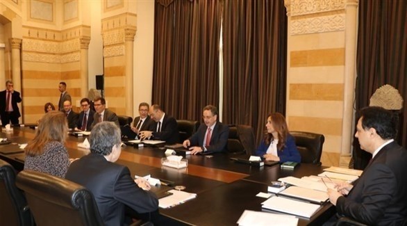 رئيس الحكومة اللبنانية حسان دياب مع وفد الصندوق الدولي (تويتر)