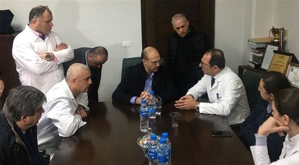 وزير الصحة حمد حسن، في مستشفى نبيه بري الحكومي في النبطية، لمتابعة الحالتين المصابتين بفيروس كورونا (لبنان 24)