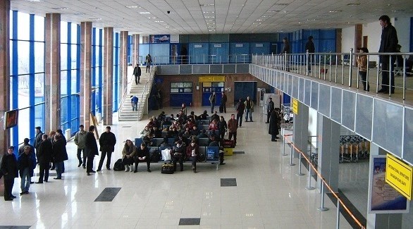 مسافرون في إحدى مطارات كازاخستان (أرشيف)
