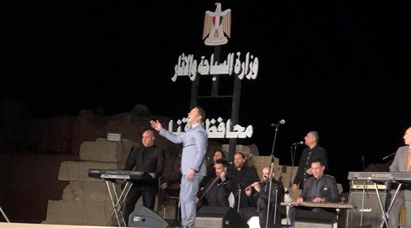 مدحت صالح وبلاك تيما يفتتحان مهرجان دندرة للموسيقي والغناء (المصدر)