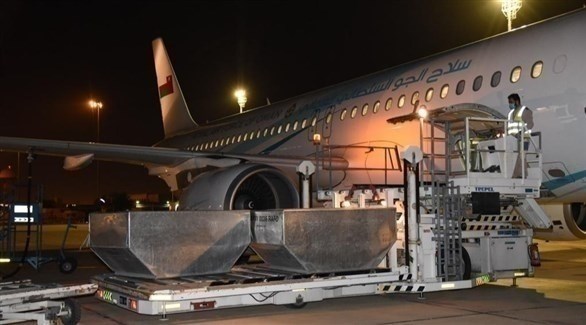 جانب من الطائرة التي تحمل المعدات الطبية إلى سلطنة عمان (أرشيف)