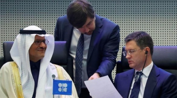 وزيرا النفط السعودي الأمير عبد العزيز بن سلمان والروسي ألكسندر نوفاك (أرشيف)