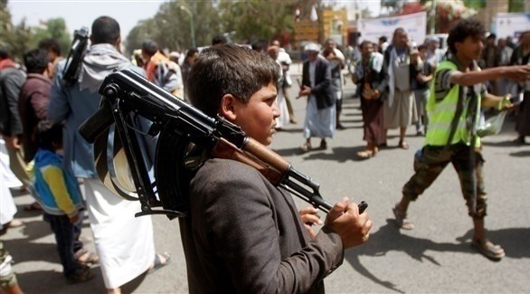 فتى يحمل سلاحاً خلال تجمع للحوثيين في صنعاء (أرشيف)