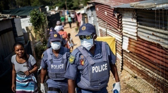 الشرطة تراقب حظر التجوال في جنوب أفريقيا (أرشيف)