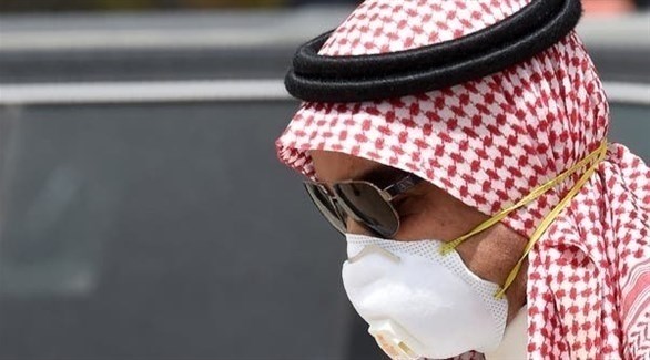 مواطن سعودي يرتدي كمامة للوقاية من كورونا (أرشيف)
