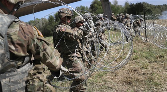 جنود أمريكيون على الحدود مع المكسيك (أرشيف)