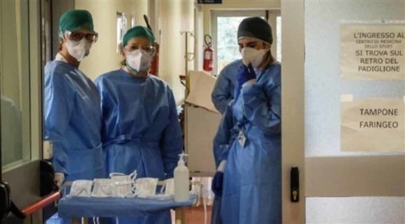 ممرضات إيطاليات في جناح لعلاج المصابين بكورونا (أرشيف)