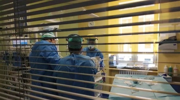 أطباء في مستشفى إيطالي (لاستامبا)