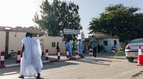 موريتانيون أمام مركز الاستطباب الوطني (أرشيف)