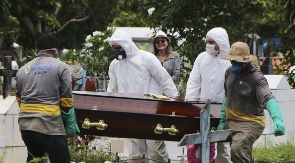 مراسم دفن أحد ضحايا كورونا في البرازيل (أرشيف)