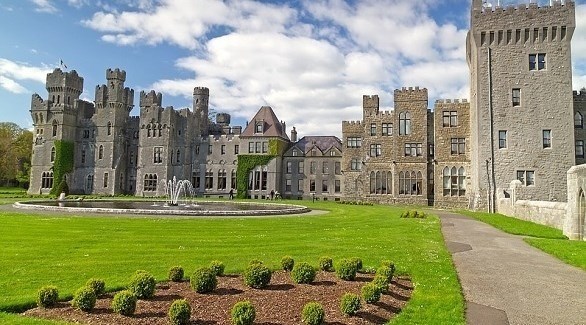 فندق قلعة قلعة أشفورد في أيرلندا (ديلي ميل)