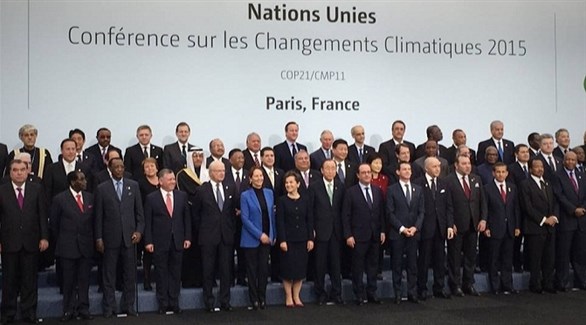 صورة جماعية لقادة وزعماء الدول المشاركة في قمة باريس للمناخ في 2015 (أرشيف)