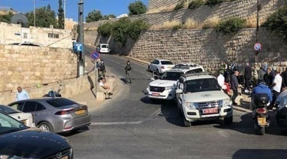 شرطة الاحتلال تنتشر في مكان استشهاد الشاب الفلسطيني بالقدس (تويتر)