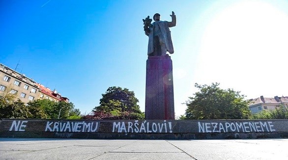 تمثال الجنرال السوفييتي إيفان كونيف  في براغ (أرشيف)