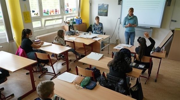 مدرسة وتلاميذها في مدرسة ألمانية بعد كورونا (أرشيف)