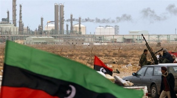 مسلحون بالقرب من المنشآت النفطية في ليبيا (أرشيف)