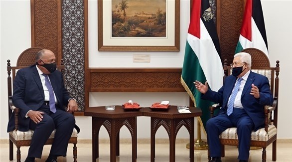 الرئيس الفلسطيني محمود عباس ووزير الخارجية المصري سامح شكري (وفا)