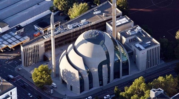 مسجد كولون المركزي أكبر مسجد تركي في أوروبا افتتحه إردوغان عام 2018 (أرشيف)