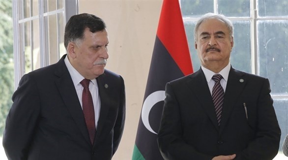 قائد الجيش الوطني الليبي خليفة حفتر ورئيس حكومة الوفاق فائز السراج(أرشيف)