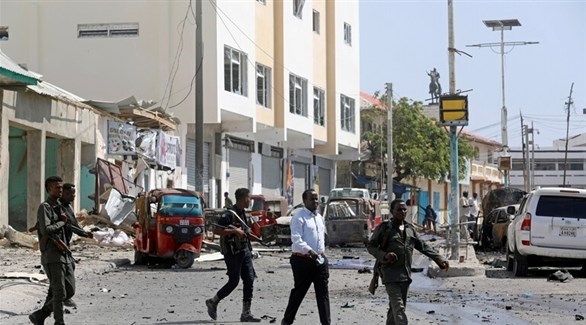 عناصر من الشرطة الصومالية في موقع  تفجير سابق (أرشيف)