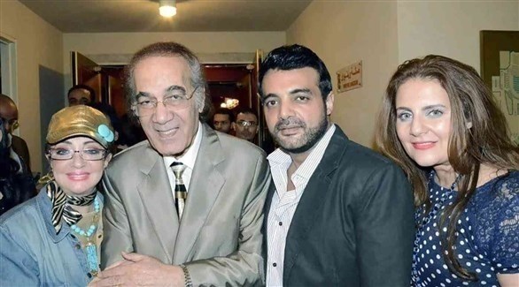 الفنان محمود ياسين وعائلته (أرشيف)