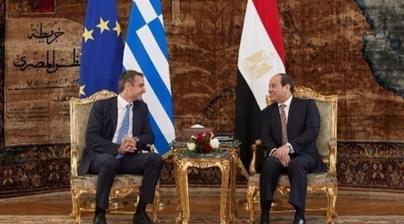 الرئيس المصري عبد الفتاح السيسي ورئيس الوزراء اليوناني كرياكوس ميتسوتاكيس (أرشيف)