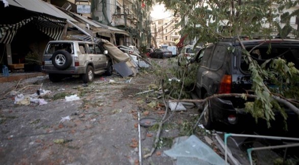 آثار الدمار بعد انفجار بيروت في منطقة مار ميكائيل (أ ف ب)