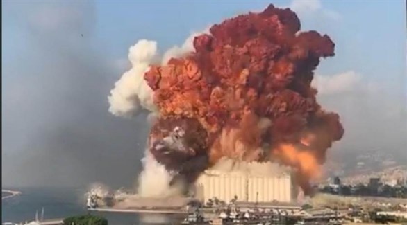 لحظة تشكل الفطر بعد انفجار ميناء بيروت أمس (تويتر)
