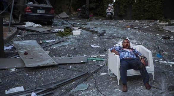 مصاب ينتظر الحصول على الرعاية الصحية بعد انفجار بيروت (غيتي)