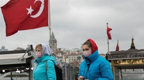نساء يرتدين الكمامات في تركيا (أرشيف)