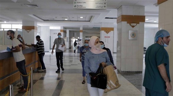 لبنانيون في أحد مستشفيات بيروت (أرشيف)