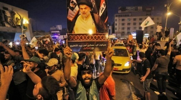 أنصار مقتدى الصدر  يحتفلون بالفوز في بغداد (أف ب)