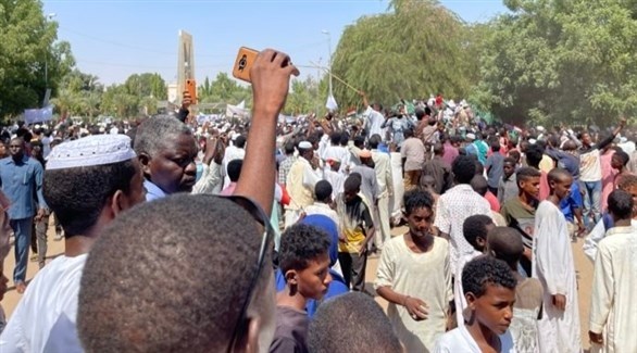 تجمع مؤيد للجيش في السودان (تويتر)