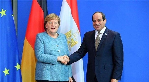 الرئيس المصري عبد الفتاح السيسي والمستشارة الألمانية أنغيلا ميركل (أرشيف)