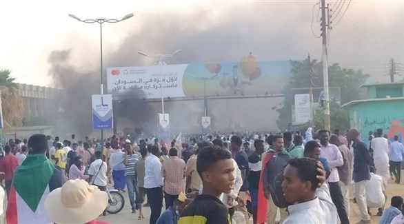 متظاهرون في أم درمان بالسودان (تويتر)