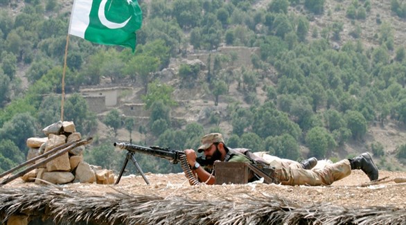 قناص باكستاني على الحدود مع أفغانستان (أرشيف)