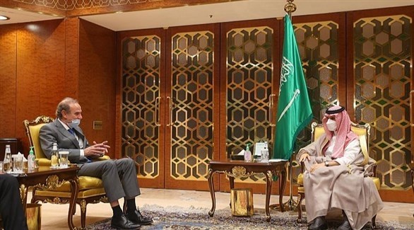 وزير الخارجية السعودي الأمير   فيصل بن فرحان والمفاوض الأوروبي إنريكي مورا (واس)