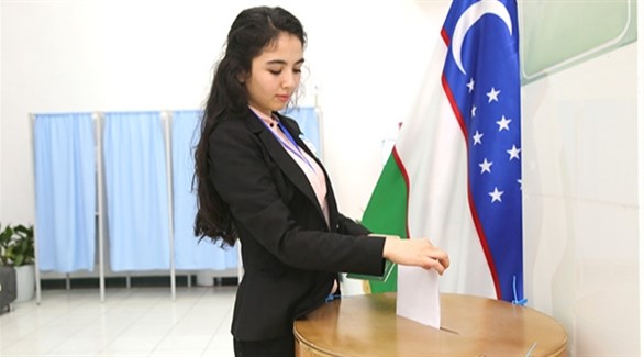 أوزبكية تُدلي بصوتها في انتخابات سابقة (أرشيف)