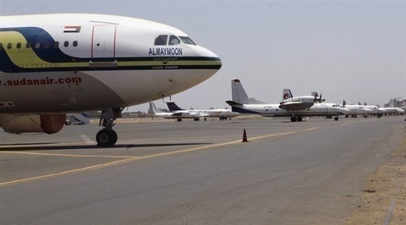 طائرات في مطار الخرطوم الدولي (رويترز)