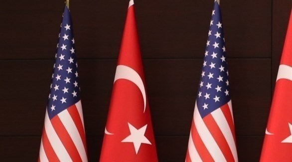 العلم التركي  وبجانبه الأمريكي (أرشيف)